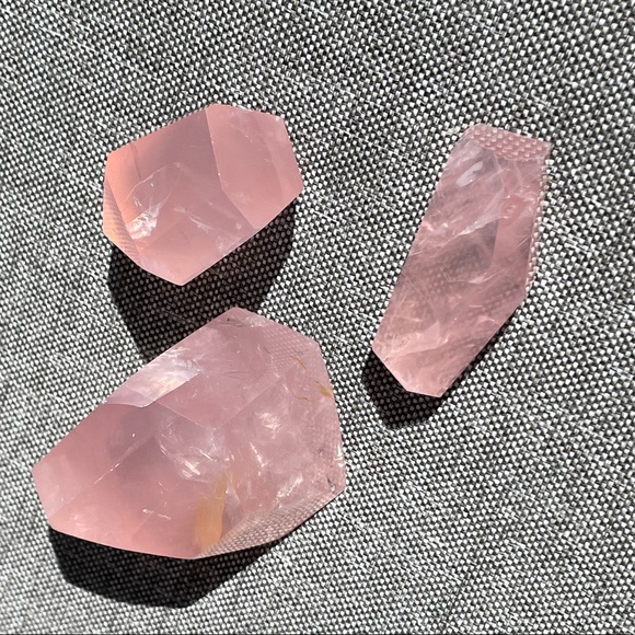 Top Quality Rise Quartz Freeforms- Small - Picture 2 of 4